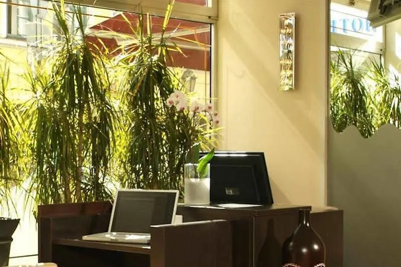 Bristol Munchen Hotel 3*, Munich