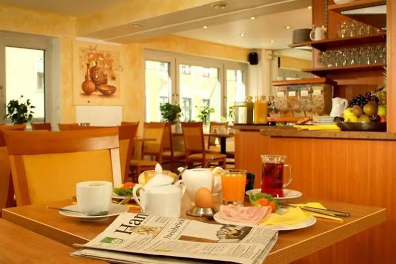 Bristol Munchen Hotel 3*, Munich
